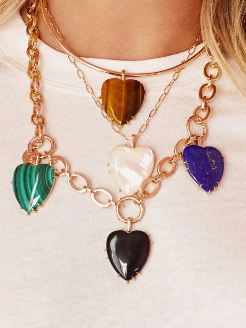 Jane Win carry your heart pendant in black